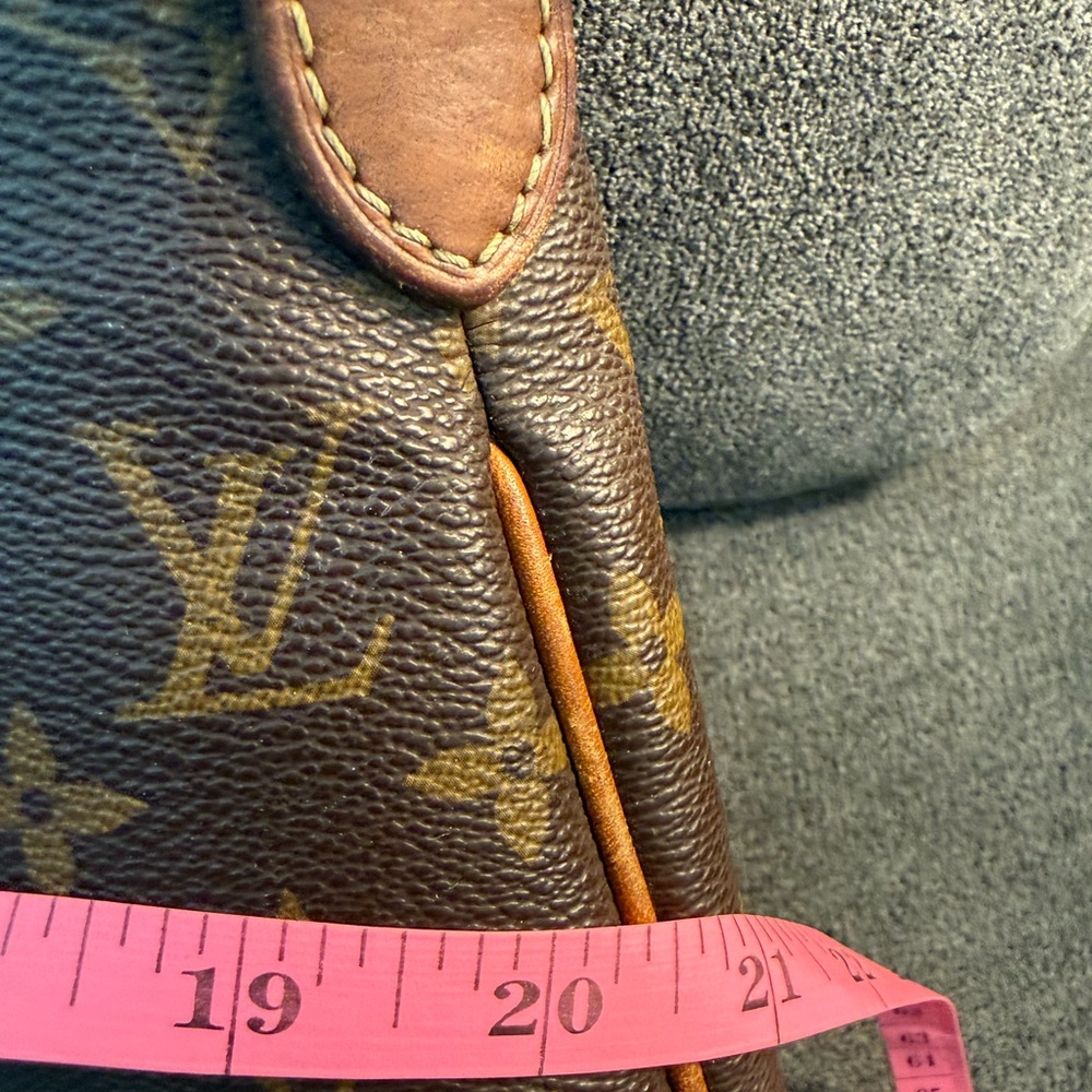 Authentic Louis Vuitton Brown Monogram Shoulder Bag - Picture 4 of 16